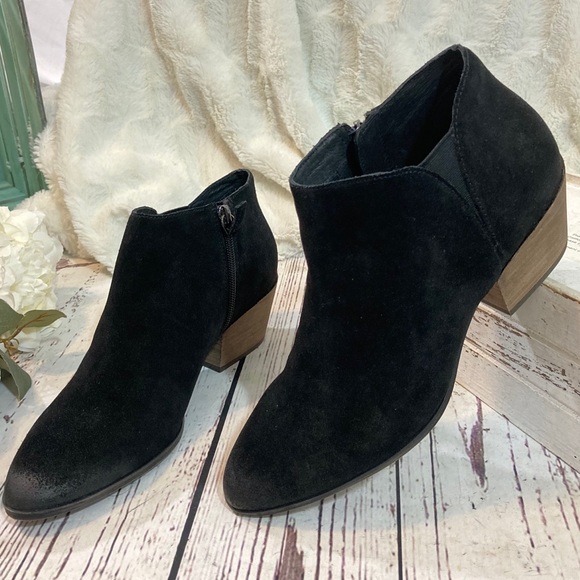 caslon booties